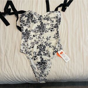 Bodysuit cupped with tie straps Cider brand